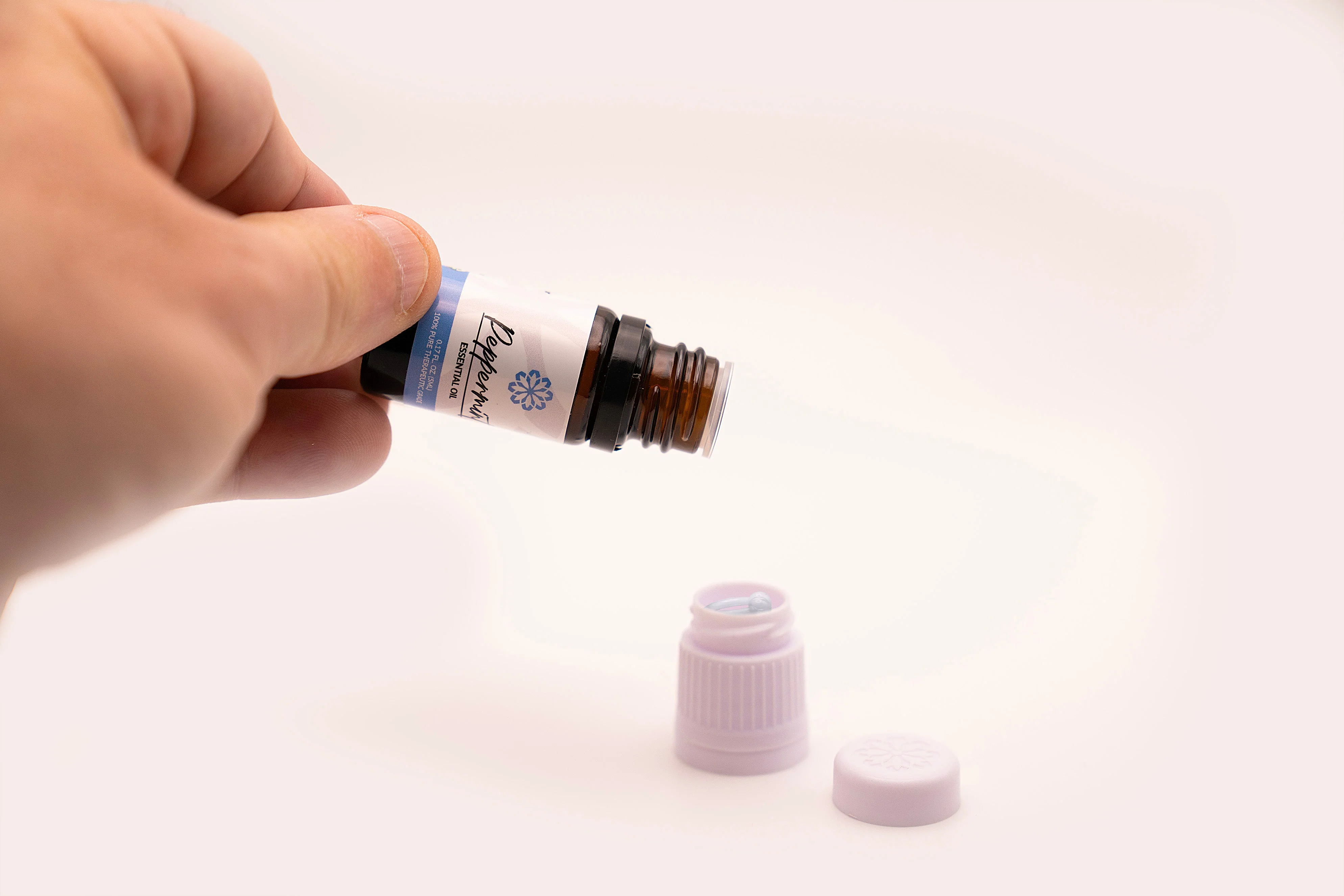 Essence Essential Oil Bottle Top with Built-In Soaking Bay - Image 12